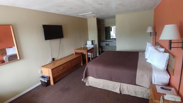 Mission Inn image 10